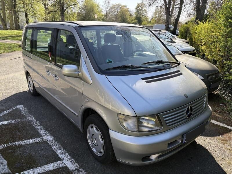 Silber Gebraucht 2000 Mercedes V220 Van / Kleinbus | 3.200 € - Bild 1/4