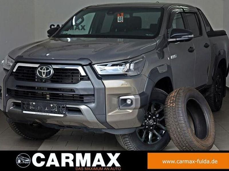 Oxide bronze (metallic) Gebraucht 2023 Toyota HiLux Sport Abholung | 55.400 € (Teuer) - Bild 1/4