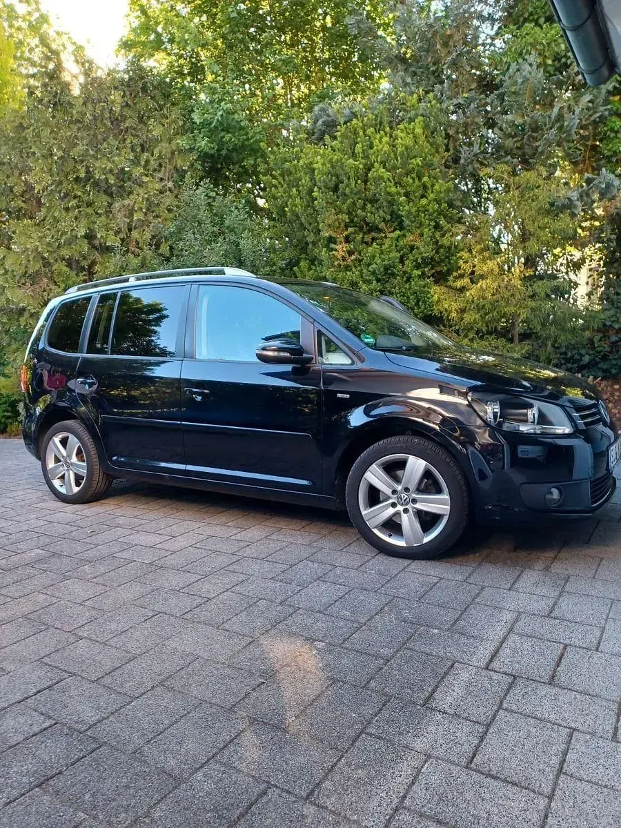Gebraucht VW Touran Life 105 PS (77 kW) 2014 Schwarz Van / Kleinbus