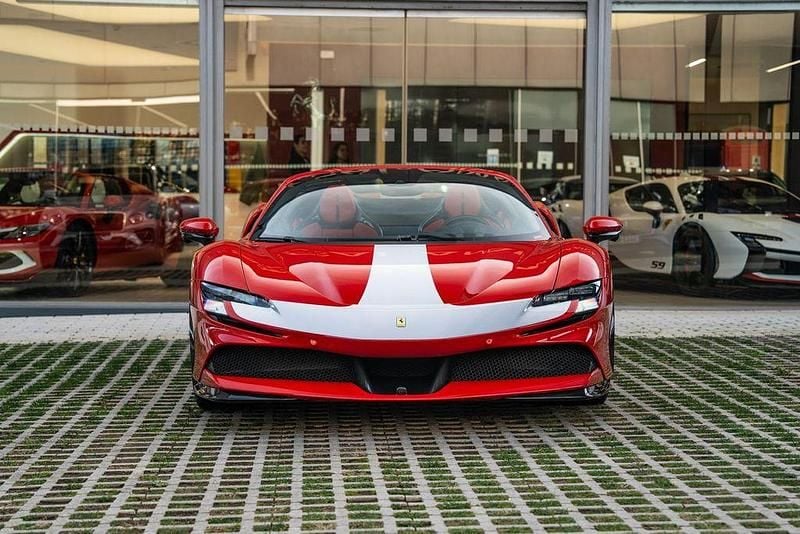 Gebraucht Ferrari SF90 2022 Rot Cabrio