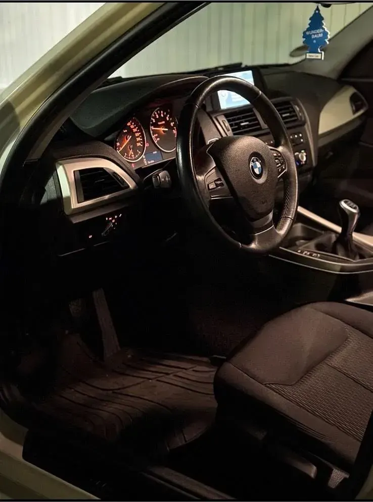 Gebraucht BMW 114 102 PS (75 kW) 2012 Weiß Kleinwagen
