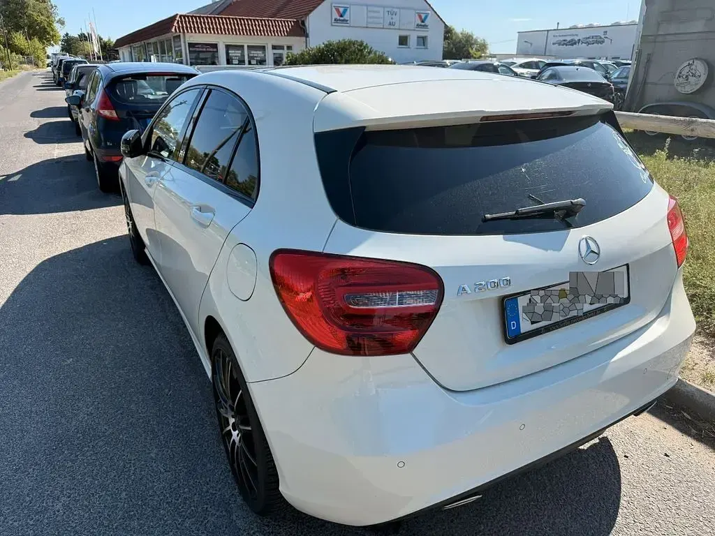 Gebraucht Mercedes A200 Urban 156 PS (114 kW) 2014 Kleinwagen