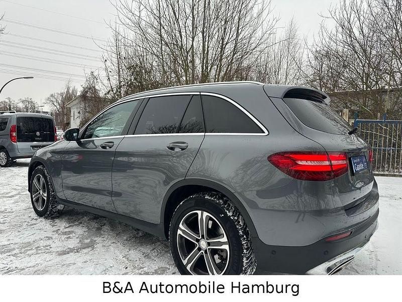 Gebraucht Mercedes GLC250 211 PS (155 kW) 2016 Selenitgrau SUV