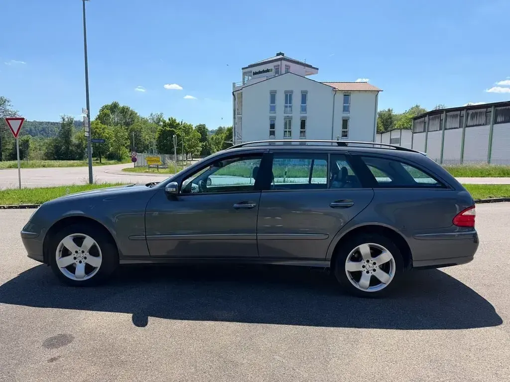 Gebraucht Mercedes E500 306 PS (225 kW) 2005 Grau Limousine
