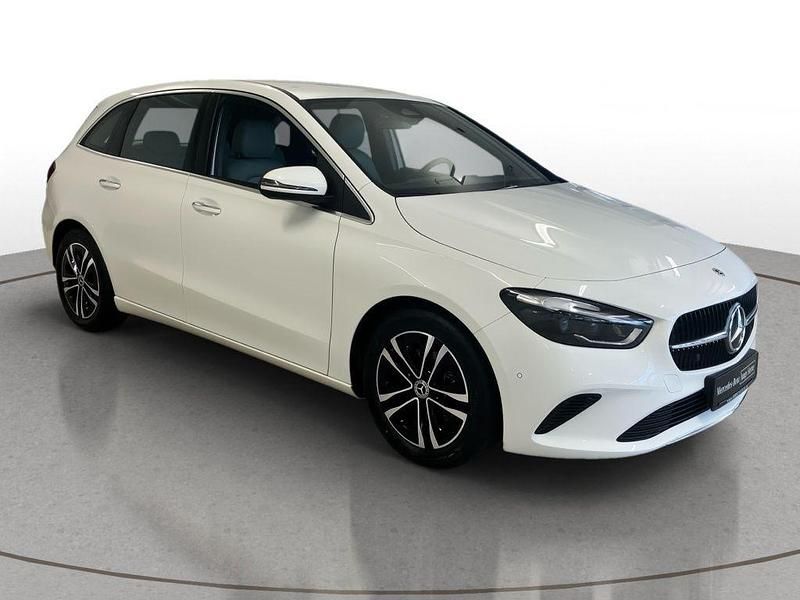 Gebraucht Mercedes B220 Progressive 190 PS (139 kW) 2025 Unilack polarweiß Van / Kleinbus