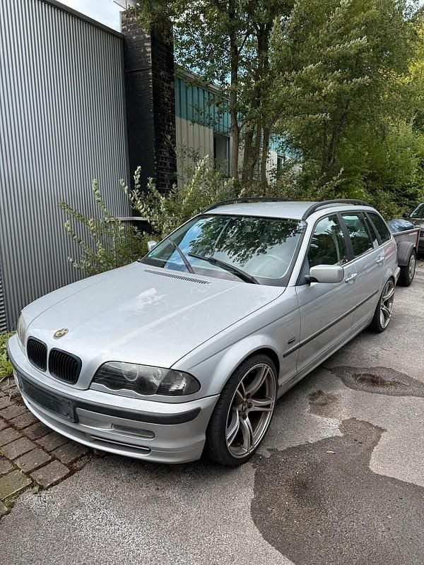 Silber Gebraucht 2000 BMW 330 Kombi | 2.650 € (Guter Preis) - Bild 1/4