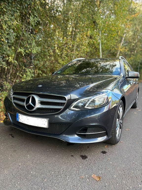 Gebraucht 2015 Mercedes E200 Avantgarde Limousine | 14.600 € (Fairer Preis) - Bild 1/4