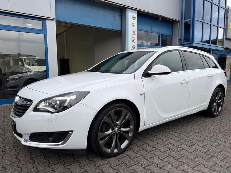 Weiß Gebraucht 2015 Opel Insignia Sport Kombi | 7.690 € (Fairer Preis) - Bild 1/4