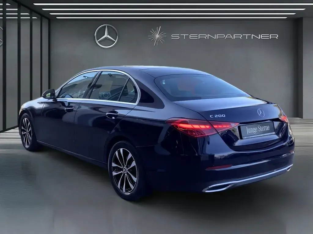 Gebraucht Mercedes C200 Avantgarde 204 PS (150 kW) 2022 Cavansitblau metallic Limousine