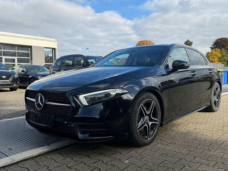 Schwarz Gebraucht 2019 Mercedes A220 AMG line Limousine | 22.900 € (Fairer Preis) - Bild 1/4