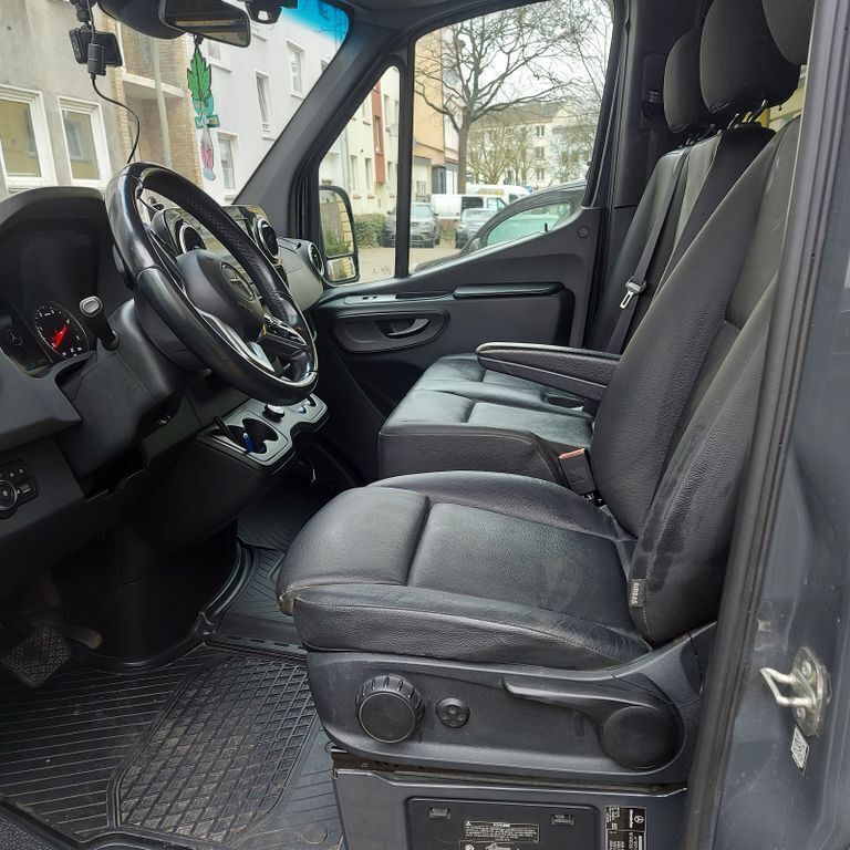 Grau Gebraucht 2019 Mercedes Sprinter Van | 32.000 € (Fairer Preis) - Bild 1/4