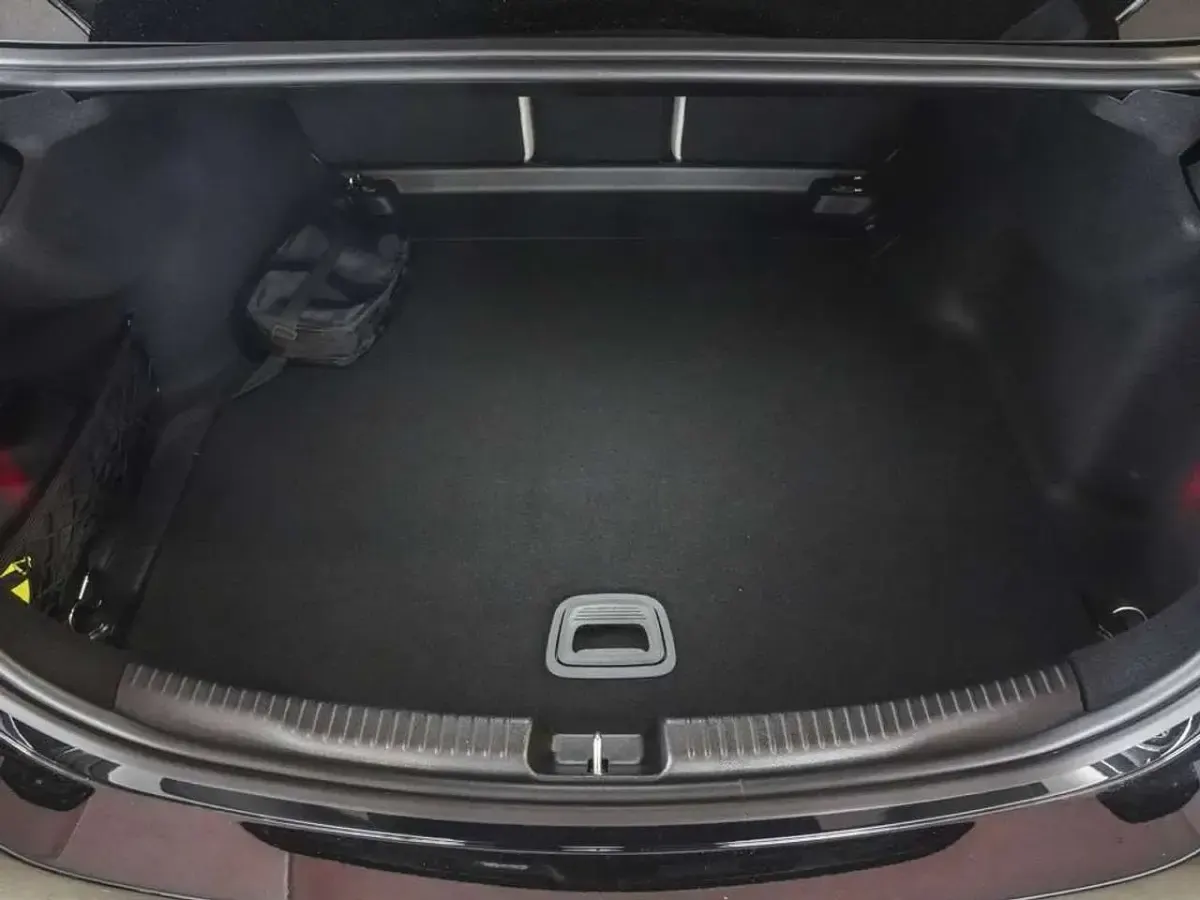 Gebraucht Mercedes C200 Edition 186 PS (136 kW) 2026 Obsidianschwarz Limousine