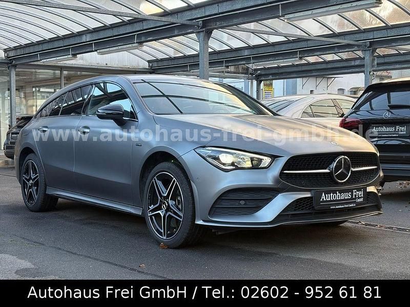 Grau Gebraucht 2020 Mercedes CLA250e Shooting Brake AMG Kombi | 29.990 € (Fairer Preis) - Bild 1/4