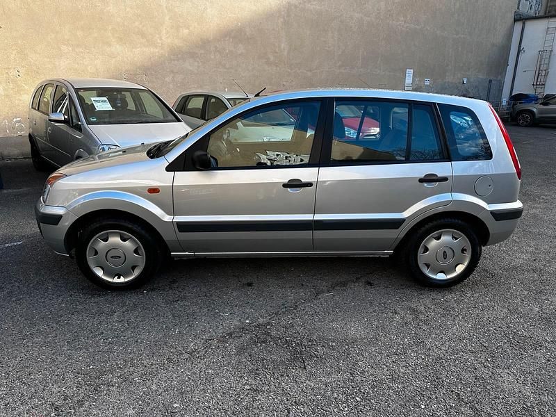 Gebraucht Ford Fusion 78 PS (57 kW) 2006 Silber Kleinwagen