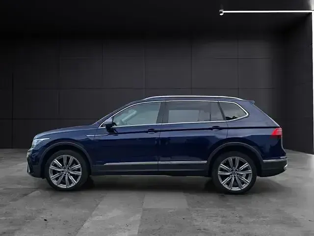 Gebraucht VW Tiguan Allspace Elegance 245 PS (180 kW) 2022 Atlantic blue metallic SUV