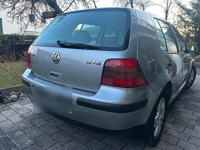 Gebraucht VW Golf IV 105 PS (77 kW) 2002 Grau Kleinwagen