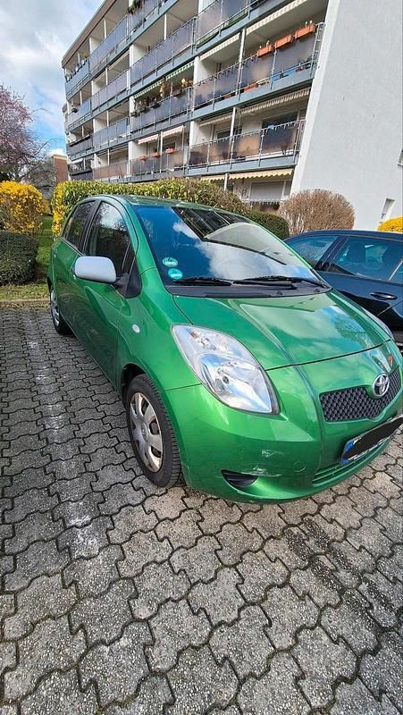 Gebraucht Toyota Yaris 70 PS (51 kW) 2007 Grün Kleinwagen