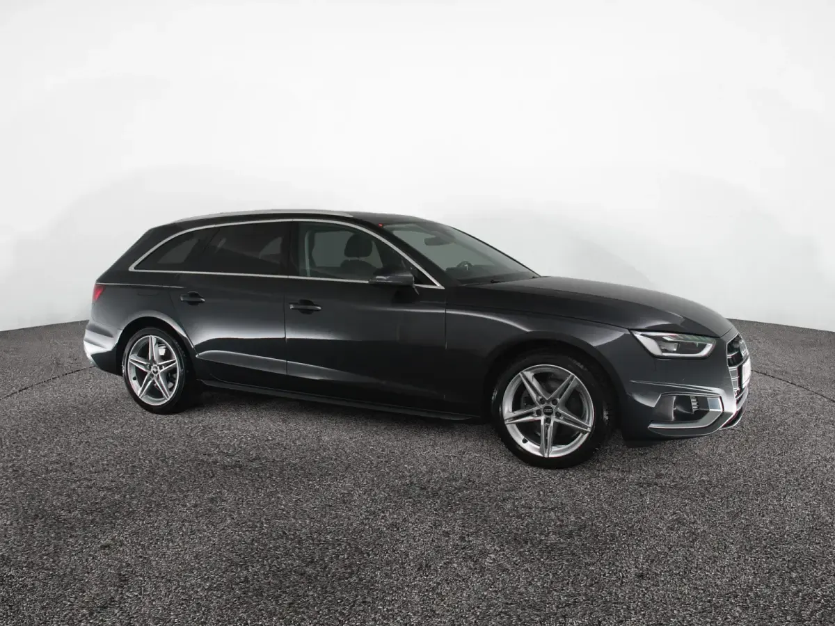 Second-hand Audi A4 Advanced 150 CP (110 kW) 2023 Gri Break