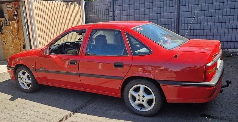 Rot Gebraucht 1995 Opel Vectra Limousine | 3.500 € - Bild 1/4