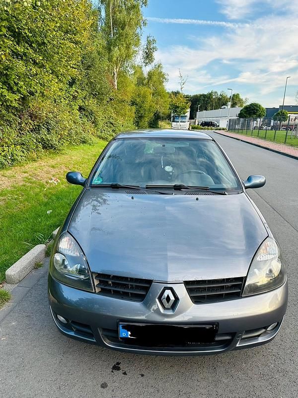 Grau Gebraucht 2009 Renault Clio II Campus Kleinwagen | 2.550 € (Fairer Preis) - Bild 1/4