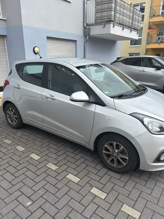 Usata Hyundai i10 Style 87 CV (63 kW) 2015 Argento Utilitaria