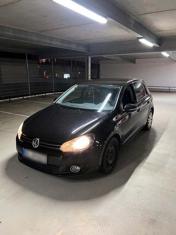 Gebraucht VW Golf VI 105 PS (77 kW) 2010 Schwarz Kleinwagen