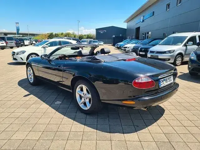 Używany Jaguar XK8 284 KM (208 kW) 2001 Czarny Kabriolet