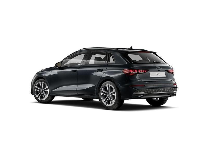 Gebraucht Audi A3 204 PS (150 kW) 2025 Manhattangrau metallic Limousine