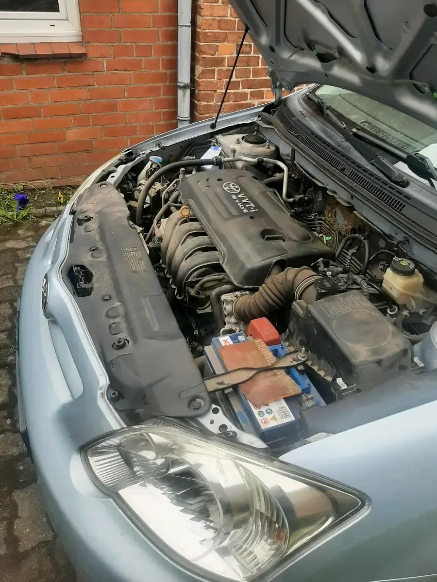 Używany Toyota Corolla Sol 110 KM (80 kW) 2005 Niebieski Hatchback