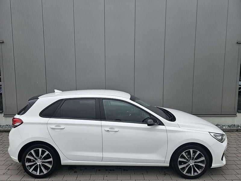 Gebraucht Hyundai i30 YES! 140 PS (102 kW) 2019 Polar white / sol Kleinwagen