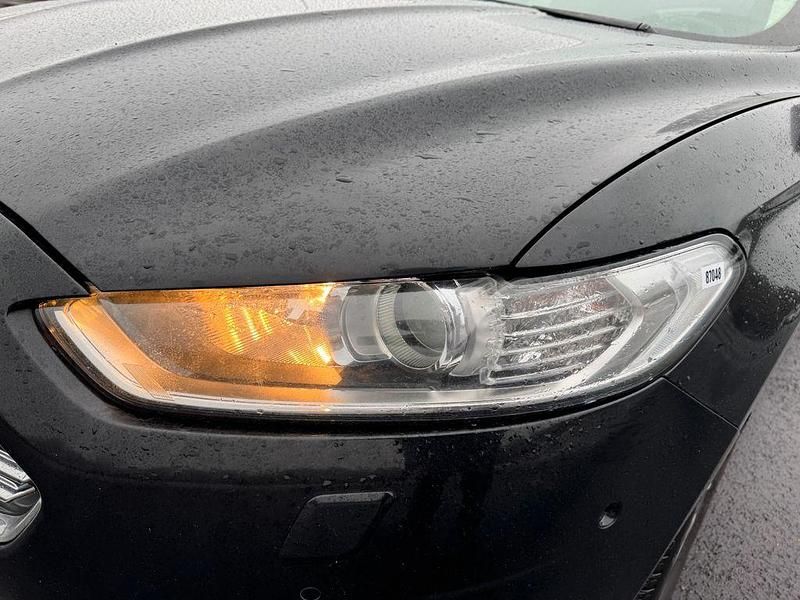 Gebraucht Ford Mondeo Trend 160 PS (117 kW) 2015 Schwarz Limousine