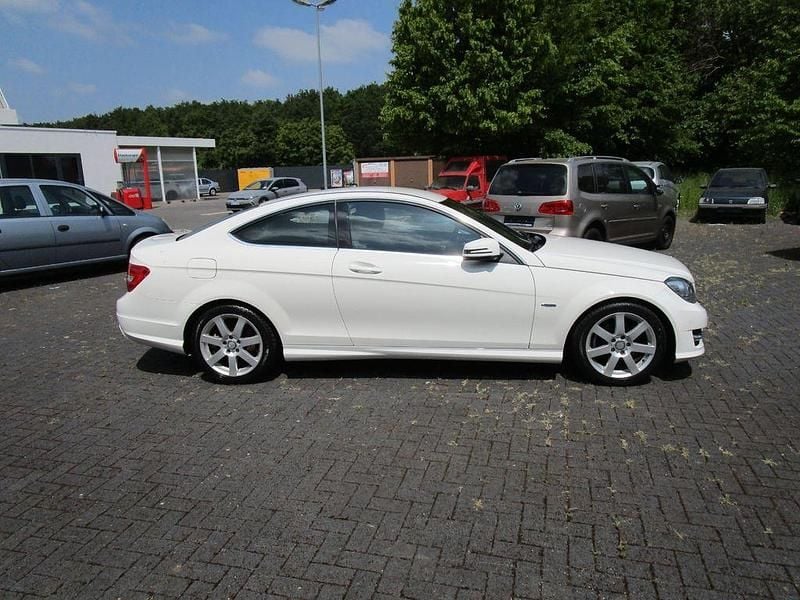 Gebraucht Mercedes C250 AMG 204 PS (150 kW) 2012 Weiß Coupé