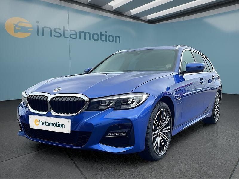 Blau Gebraucht 2022 BMW 330e Kombi | 34.049 € (Teuer) - Bild 1/4