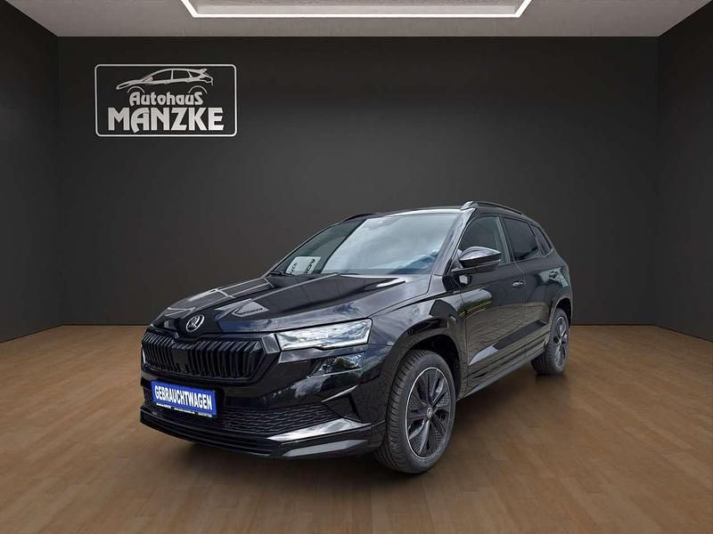 Schwarzmagic perleffekt Neu 2025 Skoda Karoq SportLine SUV | 35.990 € (Teuer) - Bild 1/4