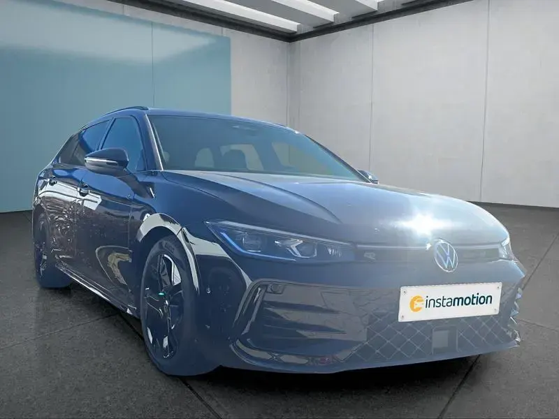 Gebraucht VW Passat 150 PS (110 kW) 2025 Schwarz Kombi
