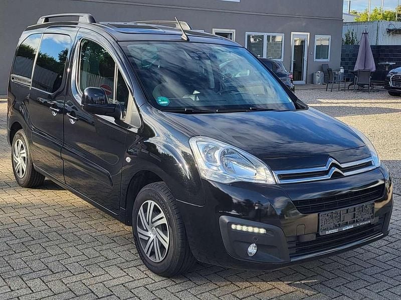 Lack onyx schwarz/deckende lac Gebraucht 2018 Citroën Berlingo Shine Van / Kleinbus | 9.490 € (Superpreis) - Bild 1/4