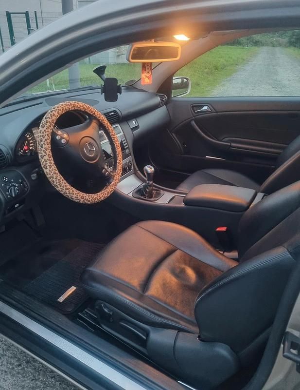 Gebraucht Mercedes 200 163 PS (119 kW) 2005 Gold Coupé