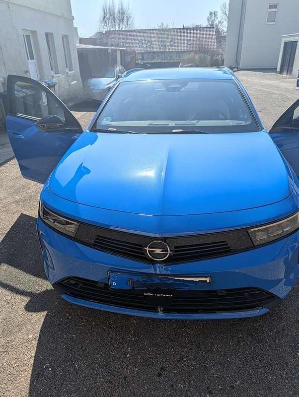 Neu Opel Astra Edition 131 PS (96 kW) 2025 Blau Kombi