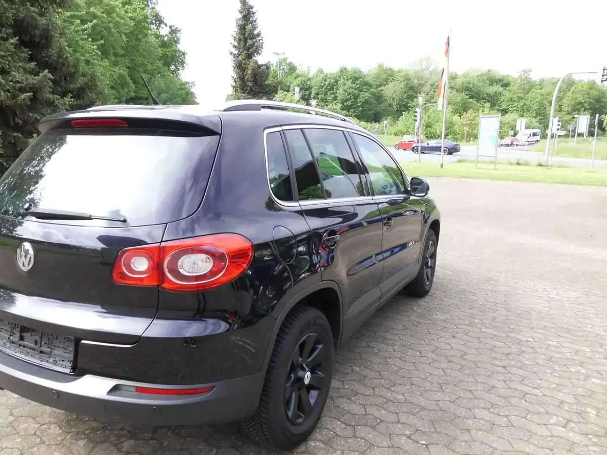 Gebraucht VW Tiguan Sport 150 PS (110 kW) 2009 Deep black perleffekt SUV