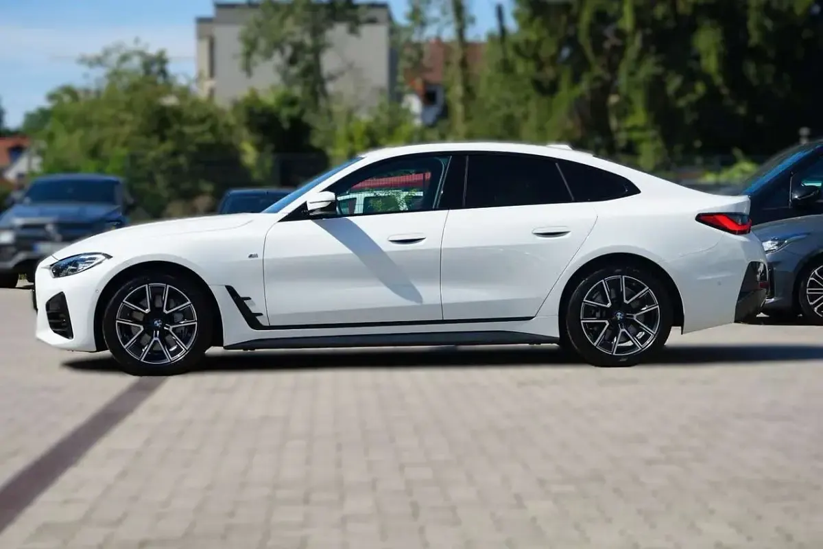 Gebraucht BMW 430 M Sport 286 PS (210 kW) 2024 Alpinweiss iii Coupé
