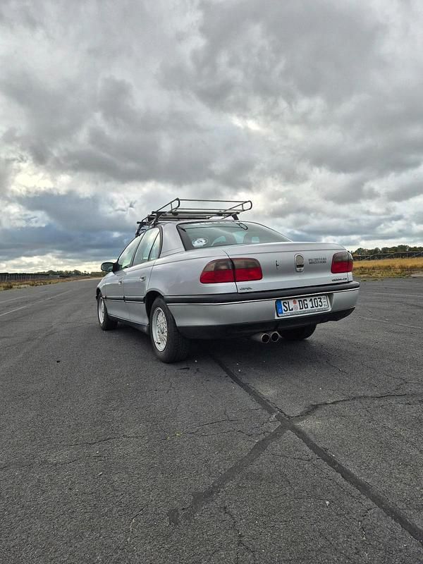 Gebraucht Opel Omega 116 PS (85 kW) 1996 Silber Limousine