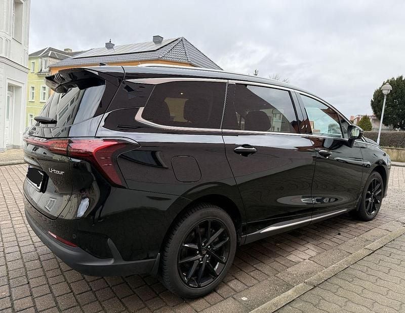 Gebraucht DFSK Forthing 4 177 PS (130 kW) 2024 Schwarz SUV