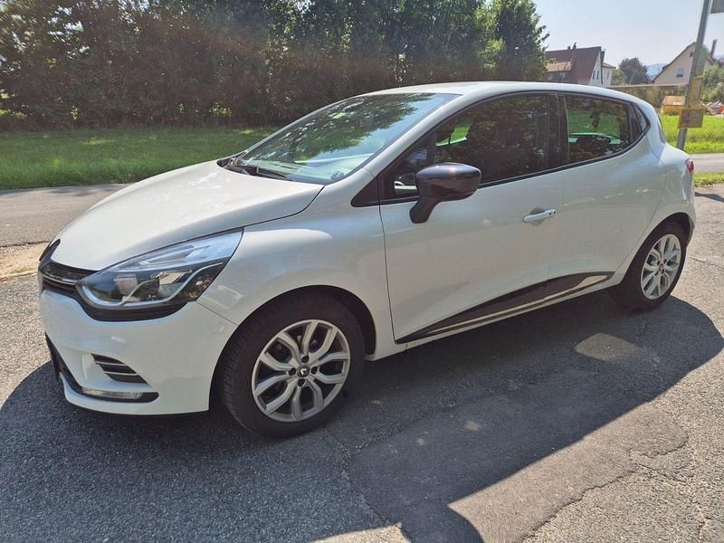 Weiß Gebraucht 2019 Renault Clio IV Collection Kleinwagen | 8.100 € (Guter Preis) - Bild 1/4
