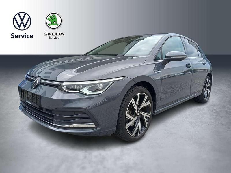Grau Gebraucht 2024 VW Golf VIII Style Limousine | 27.770 € (Superpreis) - Bild 1/4