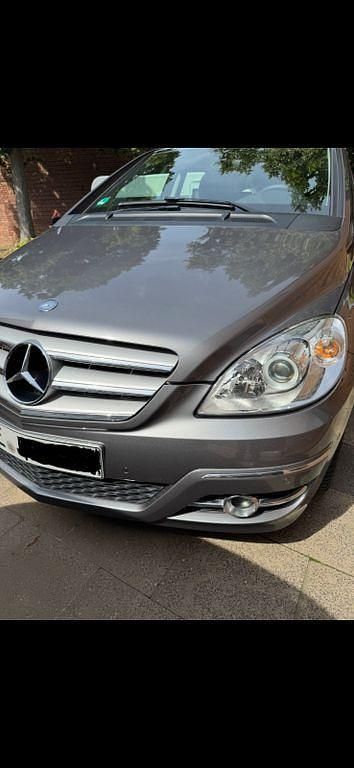 Grau Gebraucht 2008 Mercedes B150 Sport Van / Kleinbus | 4.200 € (Guter Preis) - Bild 1/4
