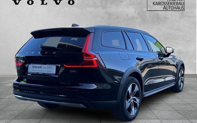 Gebraucht Volvo V60 CC 197 PS (144 kW) 2023 Schwarz Kombi