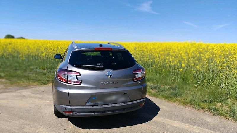 Gebraucht Renault Mégane III 110 PS (80 kW) 2010 Grau Kombi