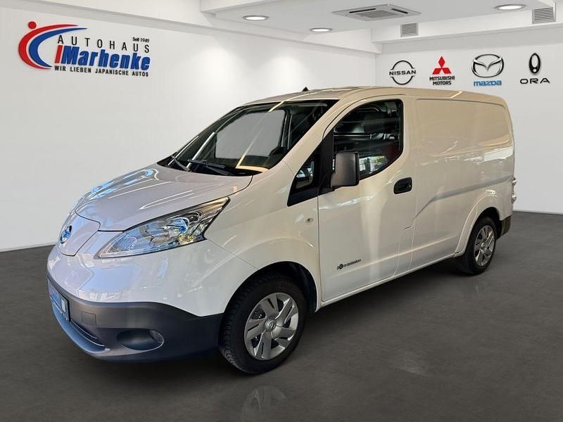 Gebraucht Nissan e-NV200 80 kW (109 PS) 2021 Weiß Van / Kleinbus