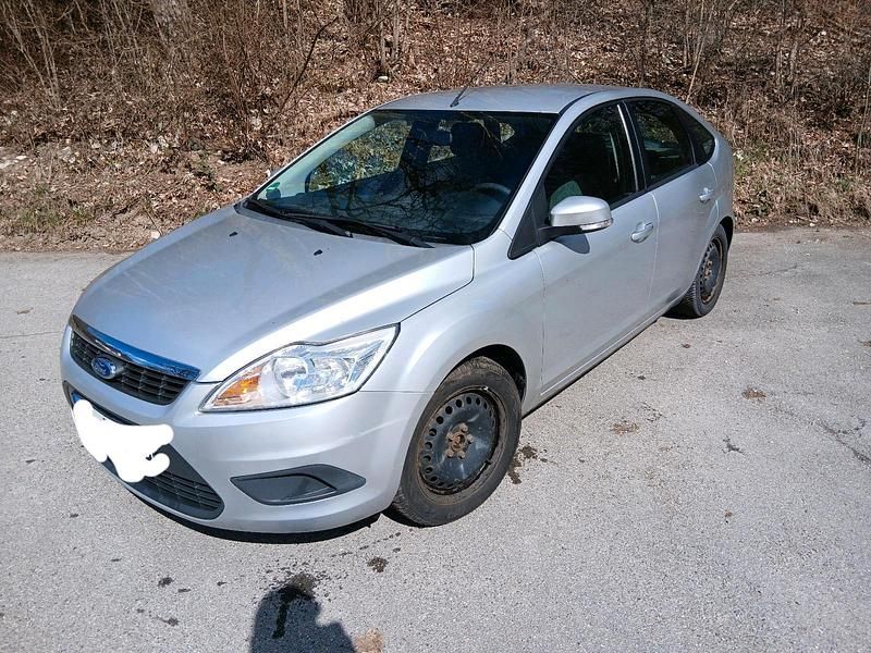 Gebraucht Ford Focus 101 PS (74 kW) 2010 Silber Limousine