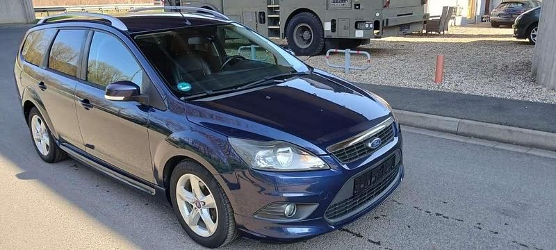 Gebraucht Ford Focus 90 PS (66 kW) 2011 Atlantikblau metallic Kombi